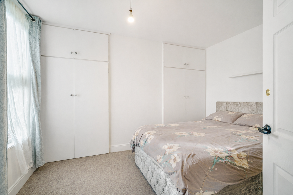 Property photo 3 of 18 Bedroom