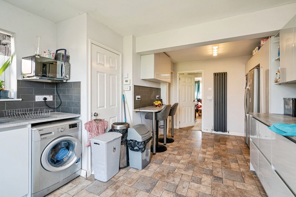 Property photo 2 of 19 Kitchen