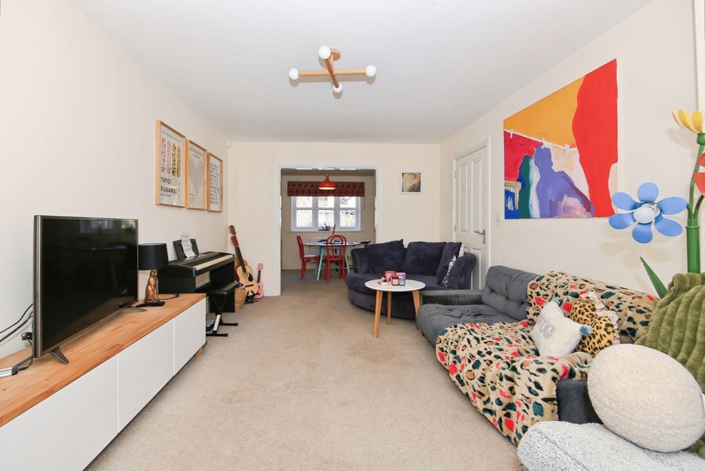 Property photo 3 of 19 Pbox-Img.Jpg