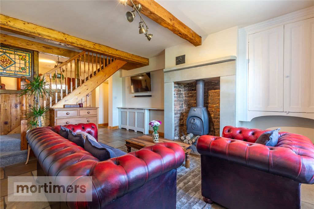 Property photo 2 of 25 Living Room