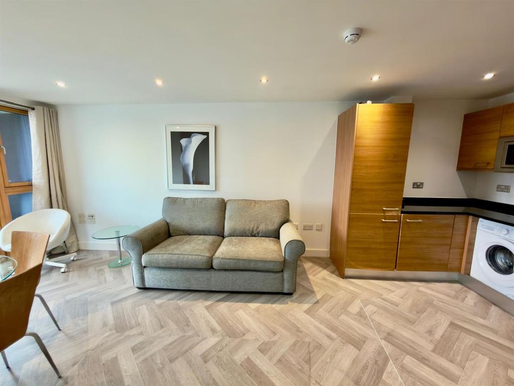 Property photo 2 of 8 485F61cd-ce35-4Cf5-B001-Fac788B09F76.Jpg