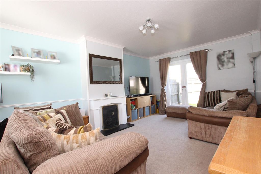 Property photo 2 of 13 Living Room.Jpg