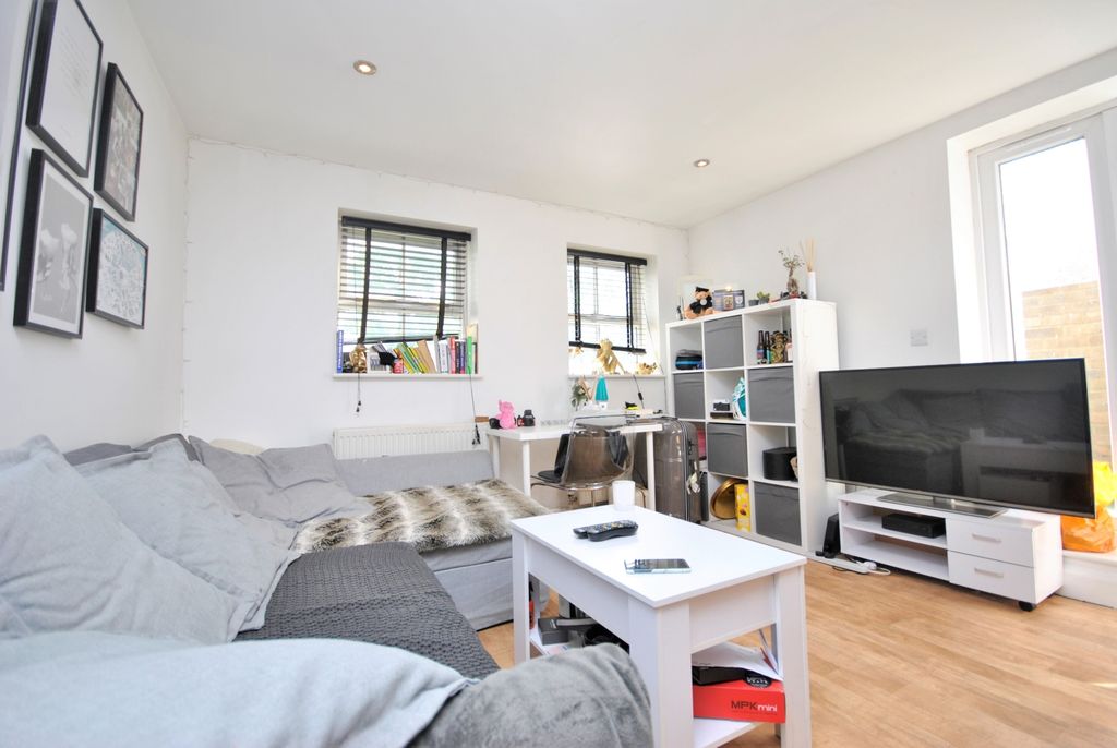 Property photo 2 of 6 2