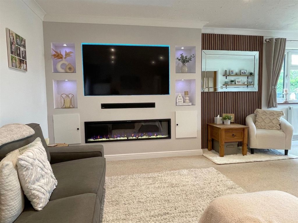Property photo 2 of 44 Sofa/TV Area