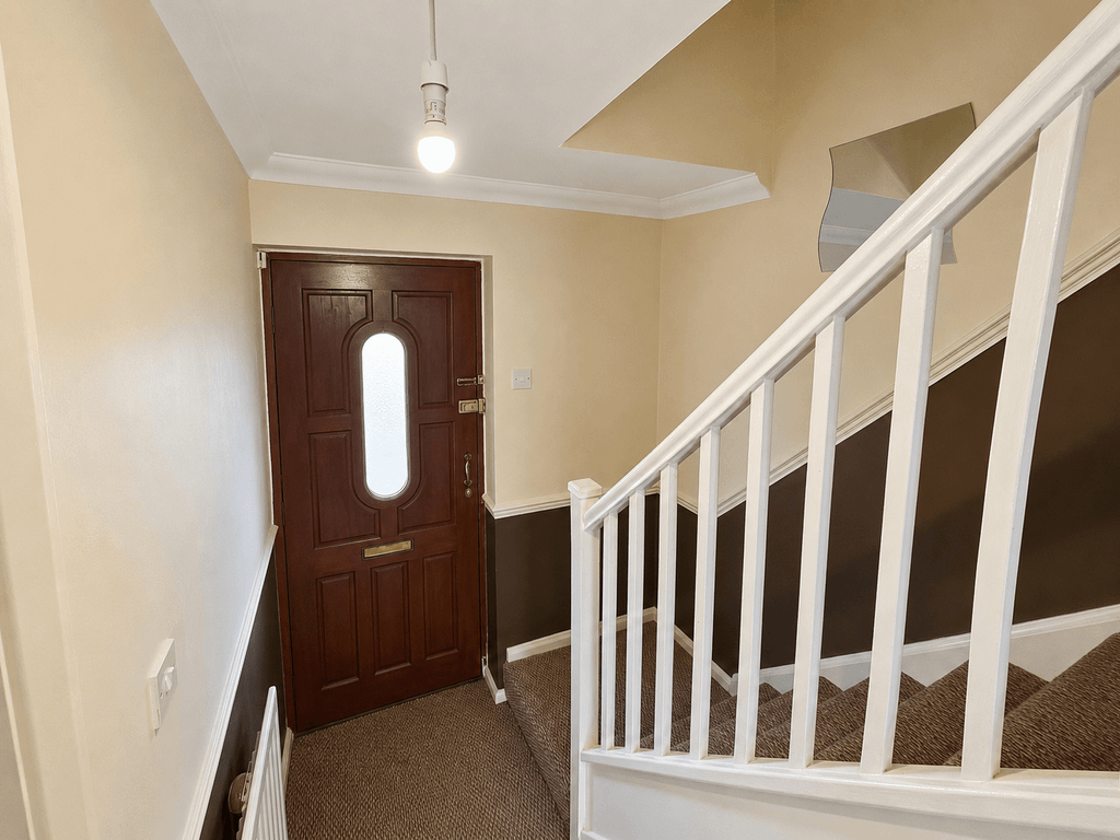 Property photo 3 of 13 Hallway 1