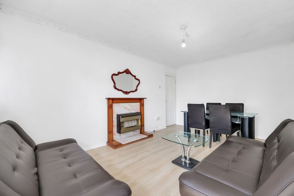 Property photo 2 of 20 Picture No. 16