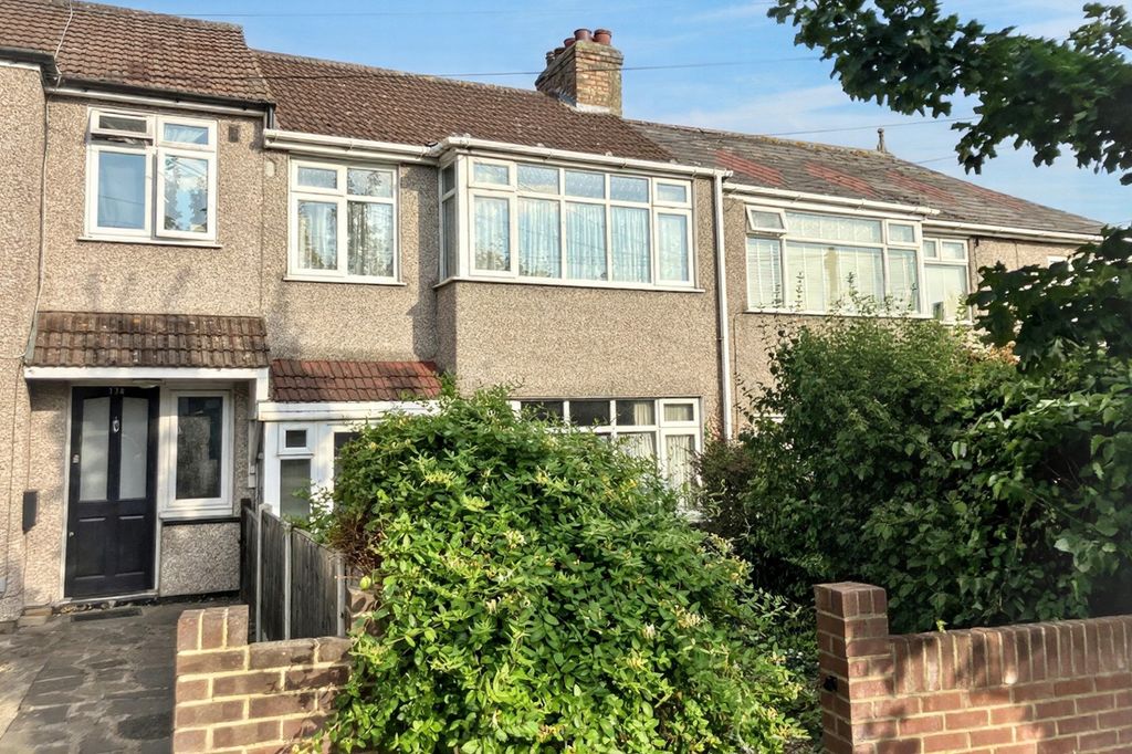 Property photo 1 of 1 172 Havering Road, Romford Rm1 4Td