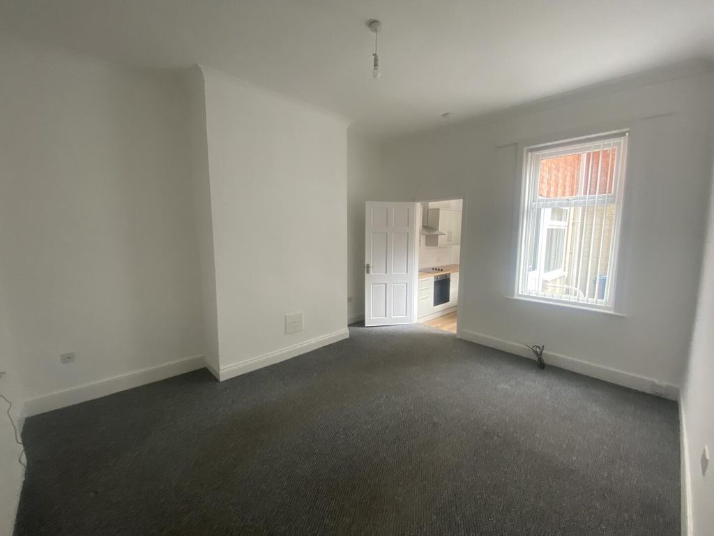 Property photo 3 of 5 Living Room