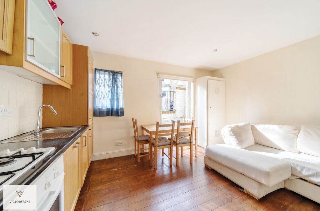 Property photo 3 of 11 2136715