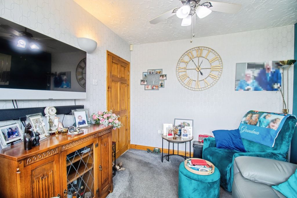 Property photo 3 of 20 Pbox-Img.Jpg