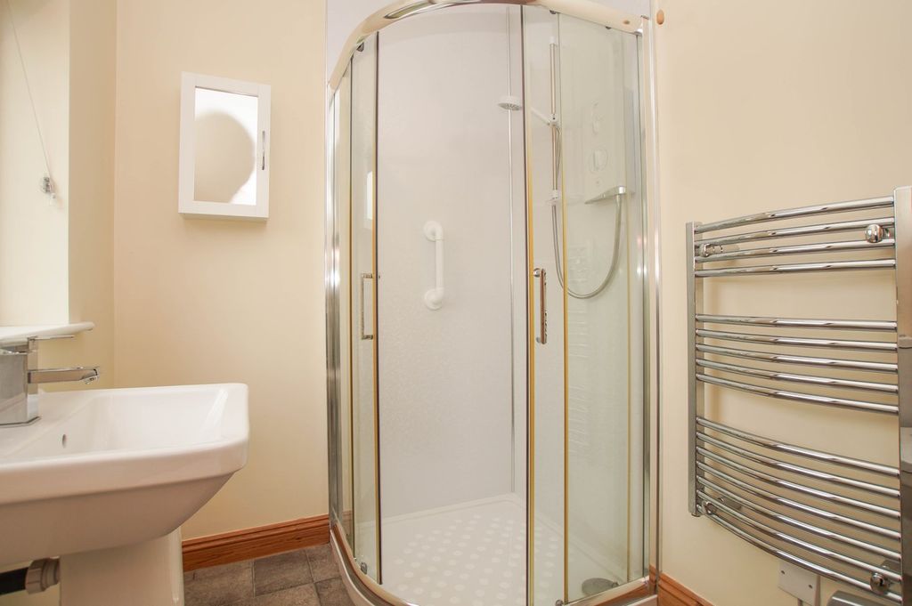Property photo 3 of 19 Shower Room