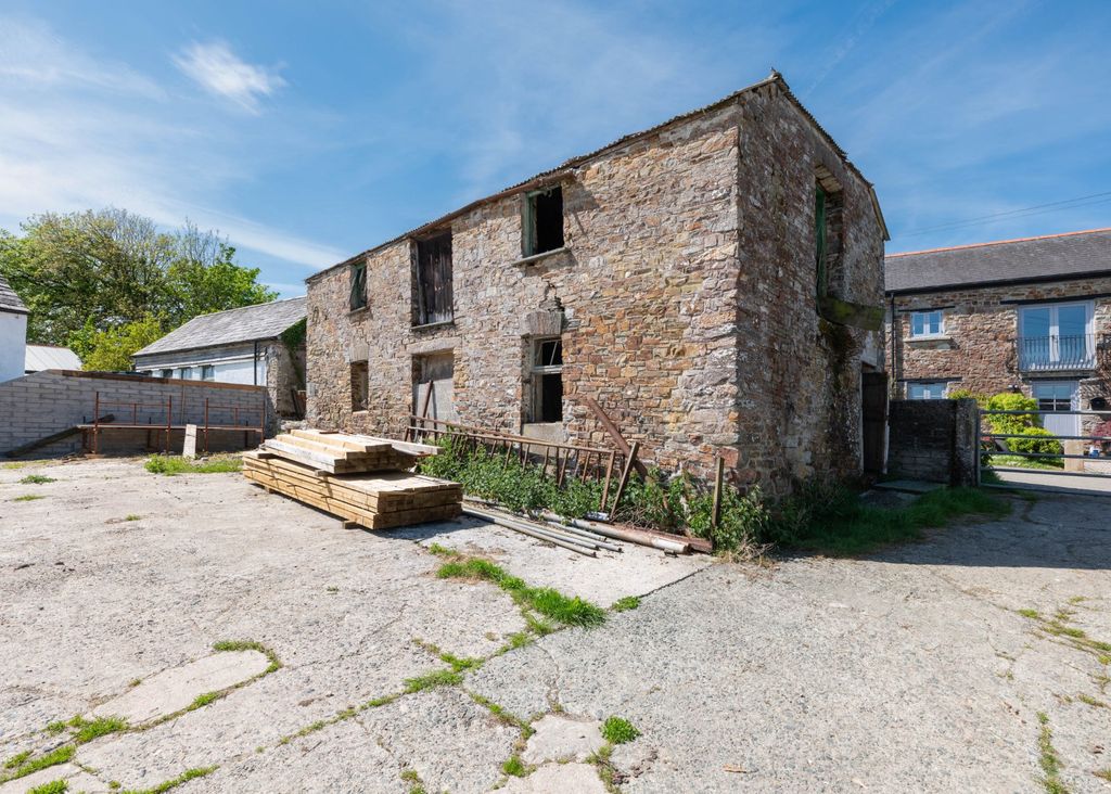 Property photo 3 of 6 Treburtle Barns