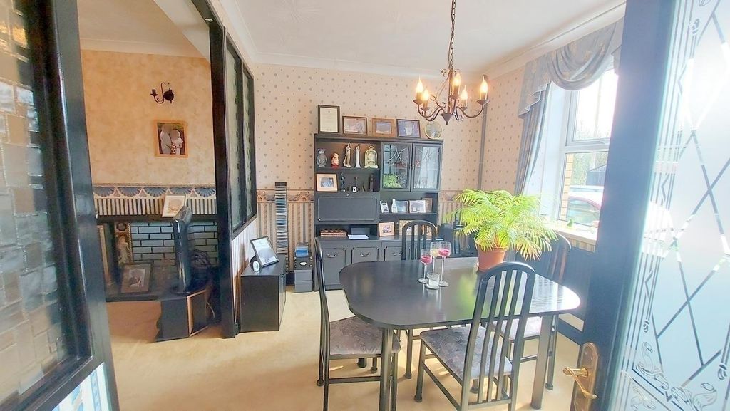 Property photo 3 of 23 Dining Room