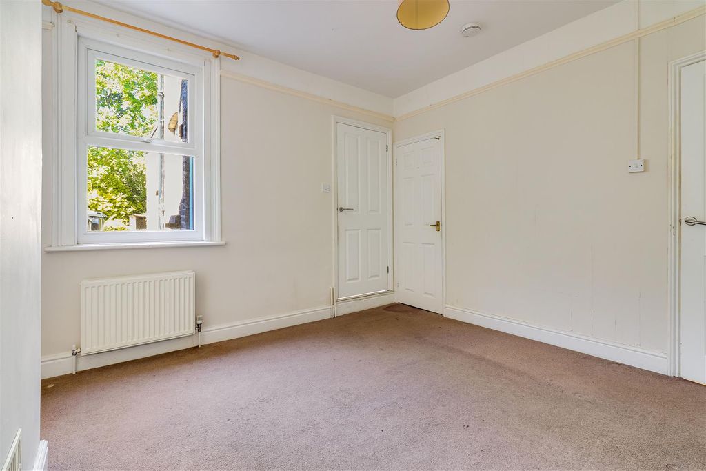 Property photo 3 of 22 Img (6).Jpg