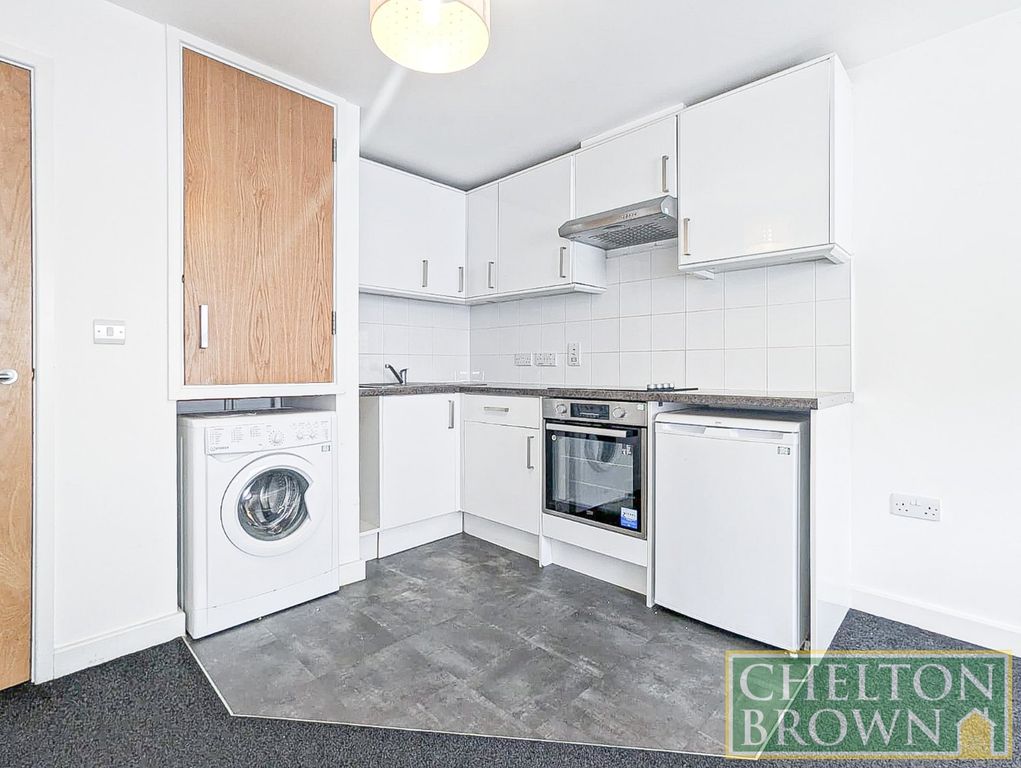 Property photo 2 of 11 Kitchen