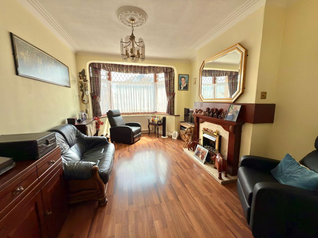 Property photo 3 of 18