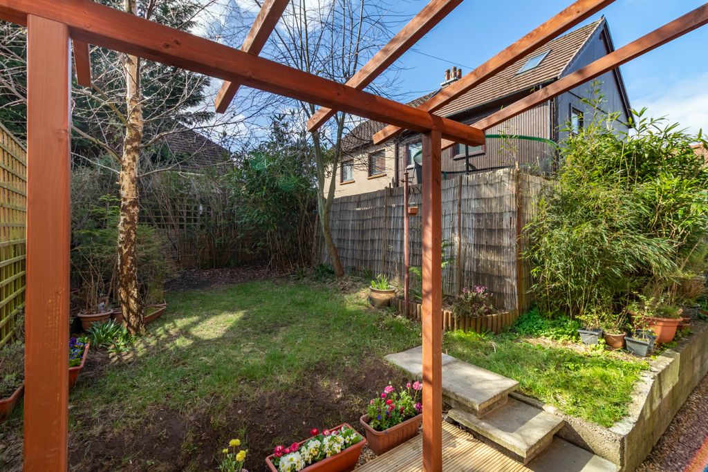 Property photo 2 of 21 Rear Garden/Decked Area