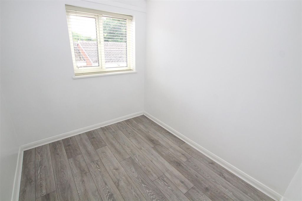 Property photo 3 of 10 3rd Bed.Jpg