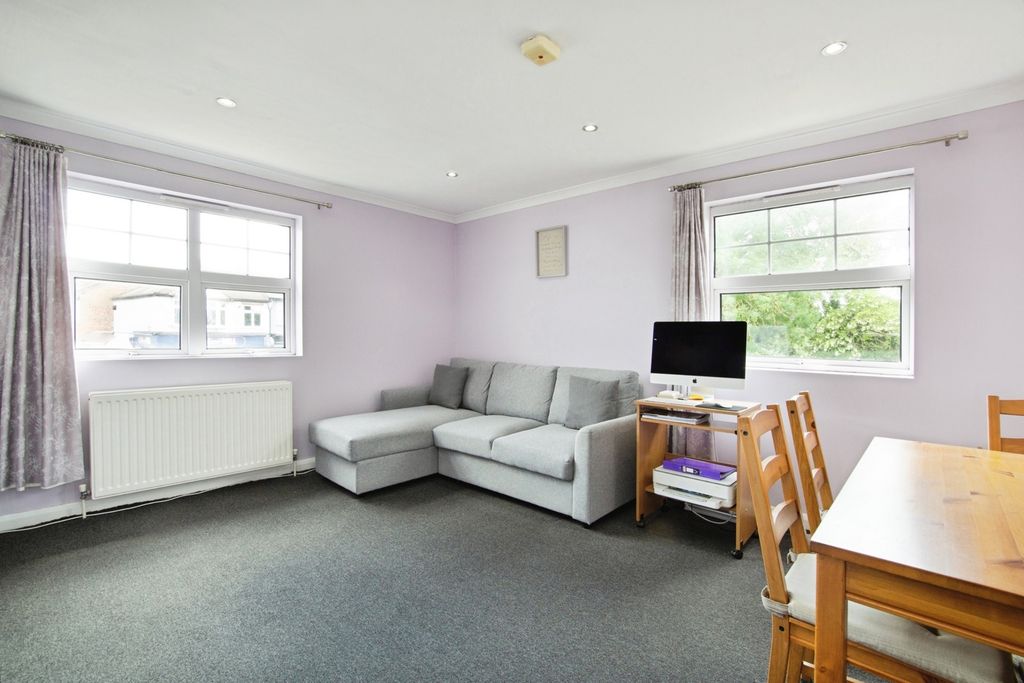Property photo 2 of 14 Photo
