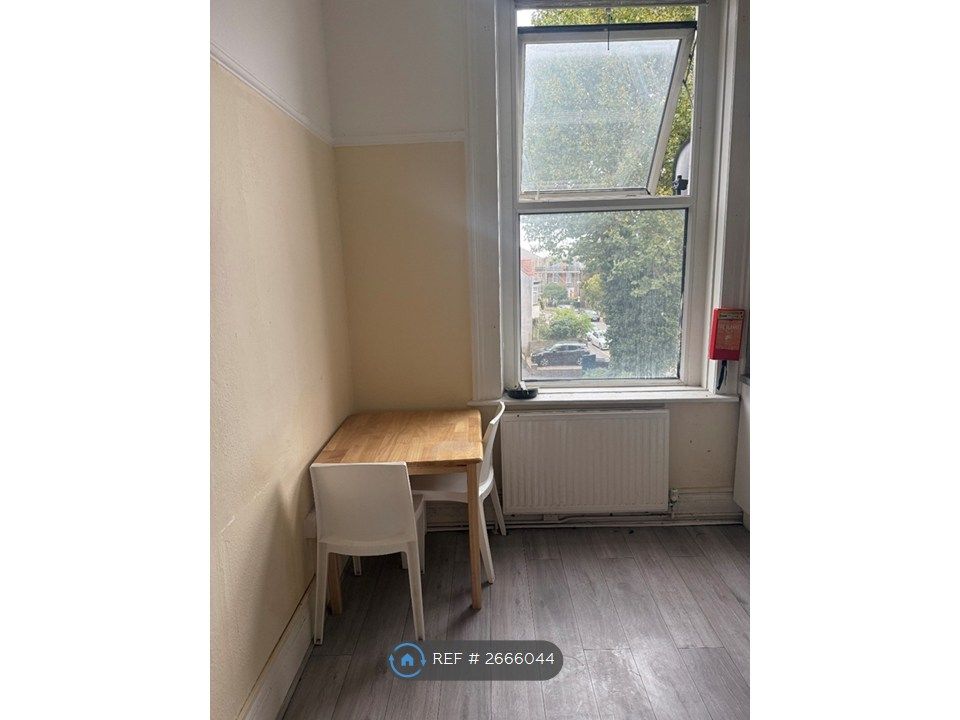 Property photo 2 of 3