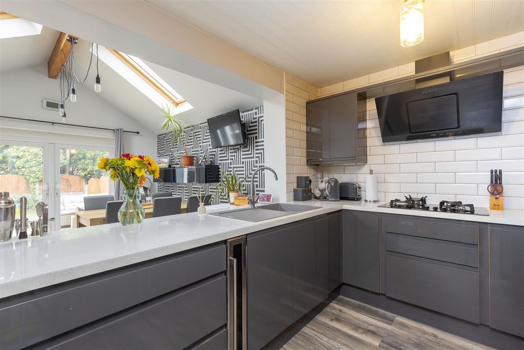 Property photo 3 of 29 Kitchen Diner