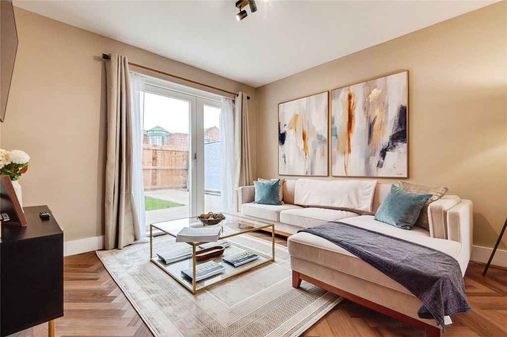 Property photo 2 of 32 Picture No. 16