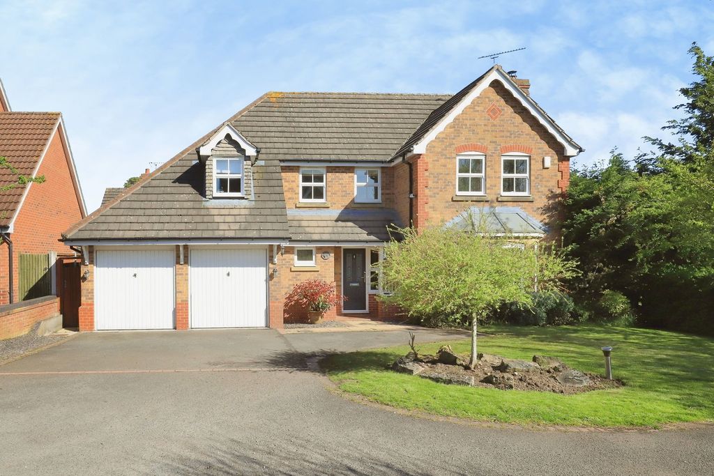 Property photo 1 of 42