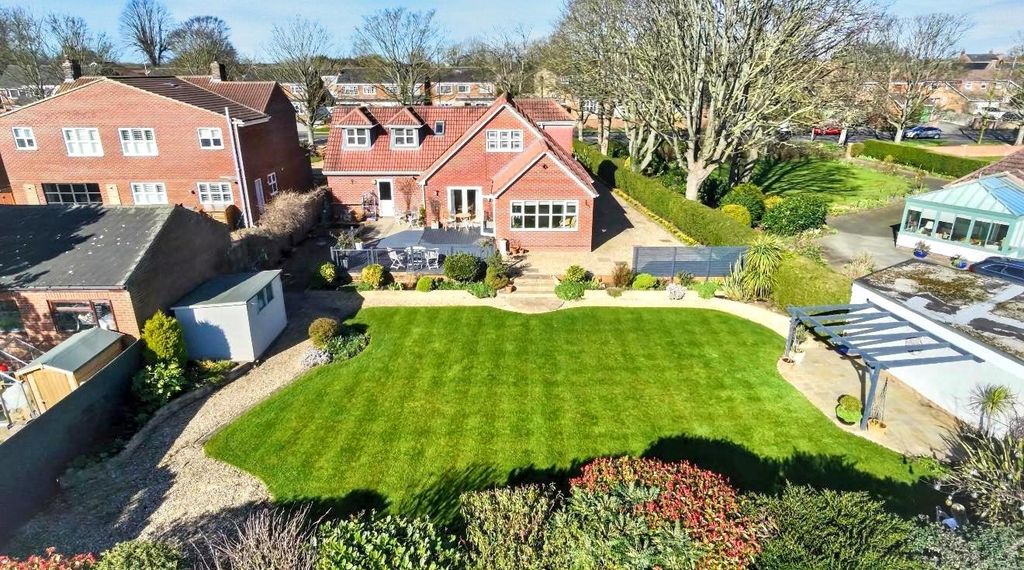 Property photo 2 of 47