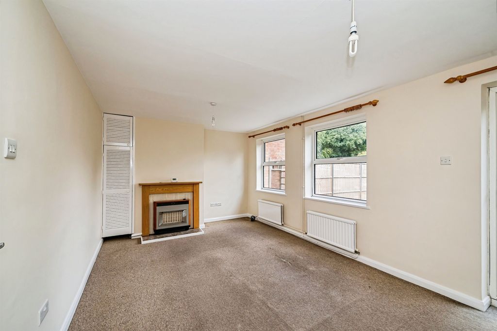 Property photo 3 of 14