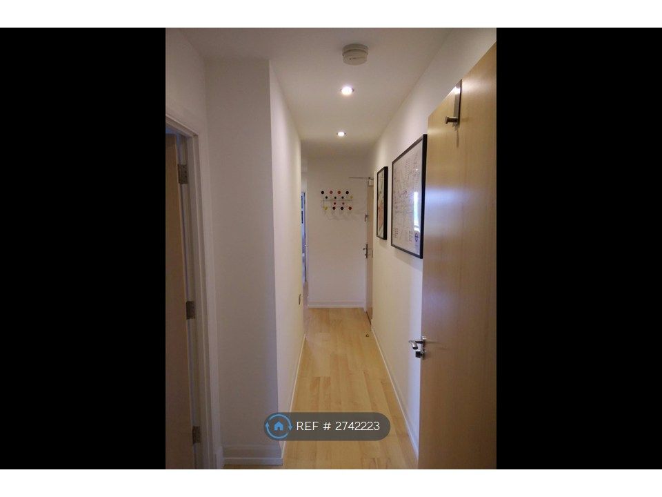 Property photo 3 of 10 Hallway