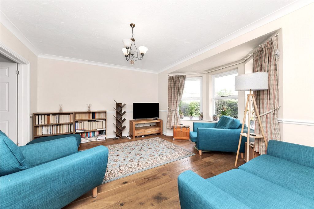 Property photo 2 of 11 Picture No. 12