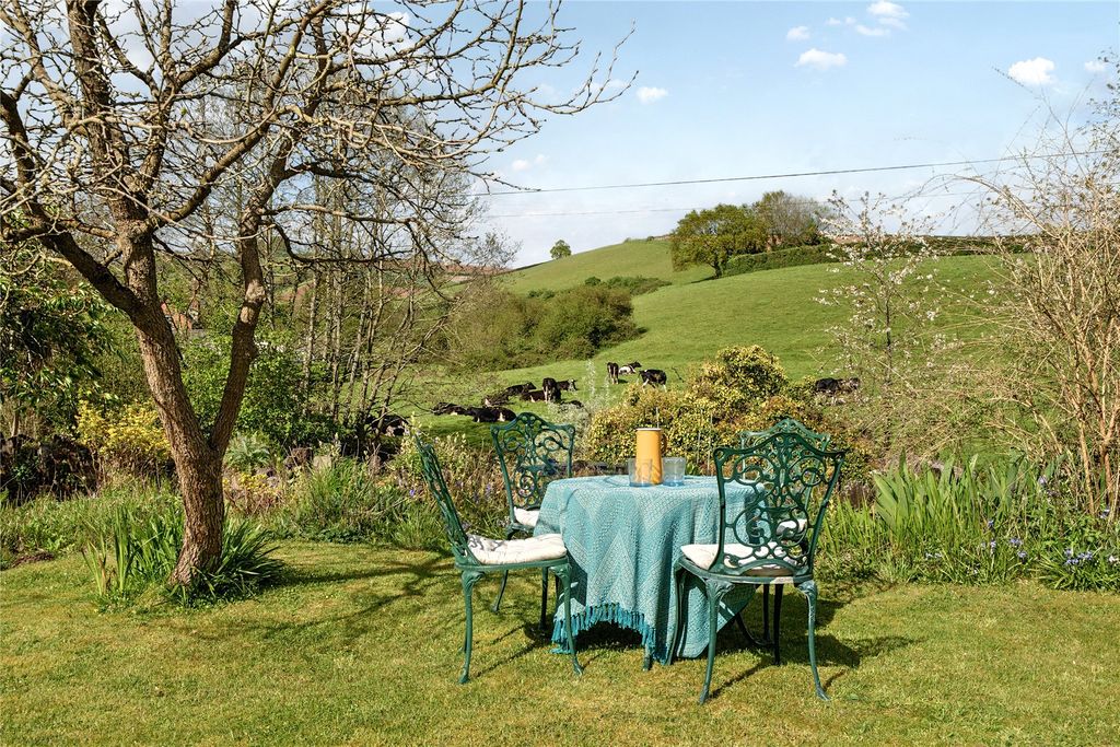 Property photo 2 of 22 Garden Views