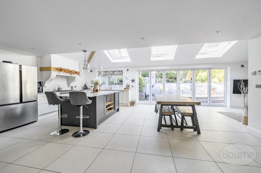 Property photo 3 of 18 c4d1B3B8-47De-408...