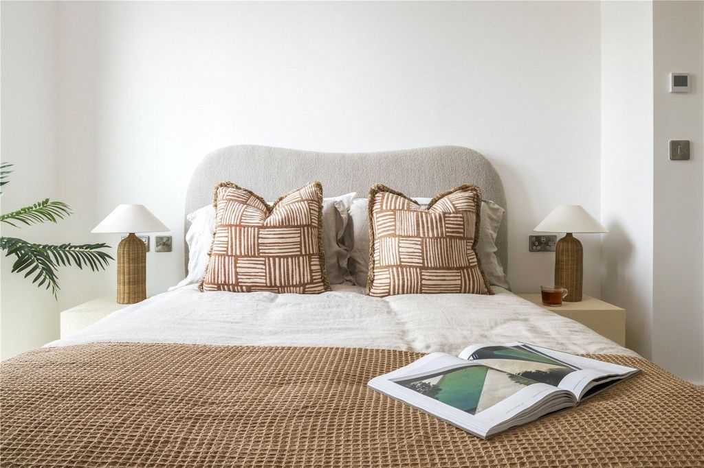 Additional image 16 of 3 bed flat for salePentire Avenue, Newquay, Cornwall TR7