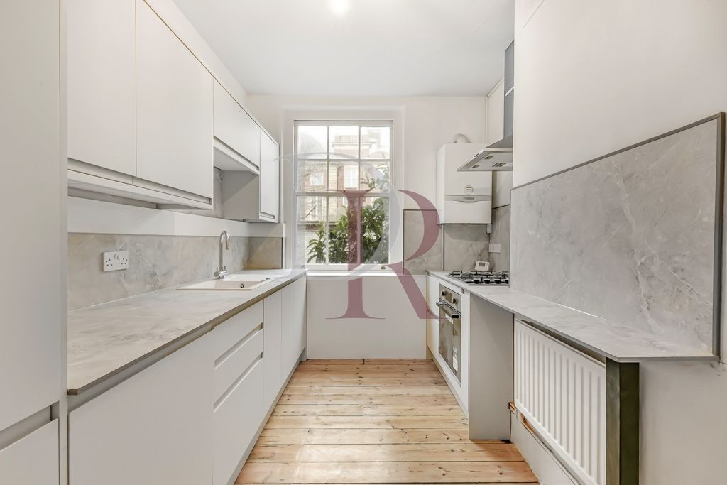 Property photo 3 of 6 Kitchen