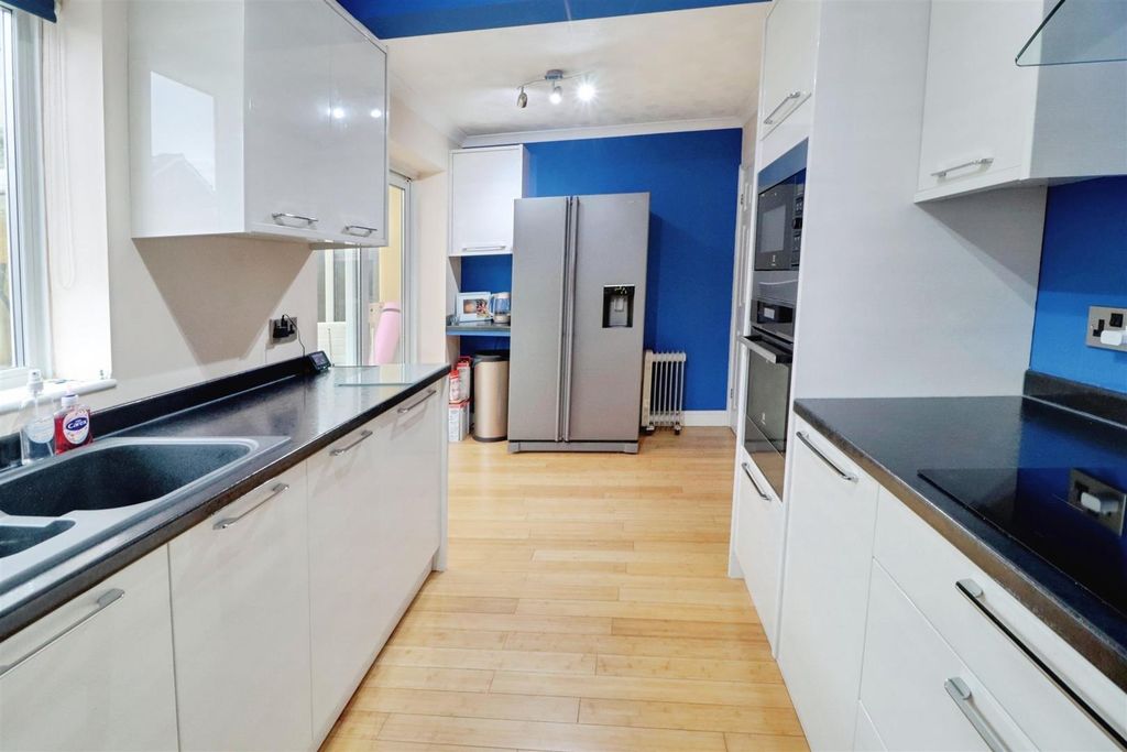 Property photo 3 of 17 A6Fc9310-Img_5005-Img_5007.Jpg