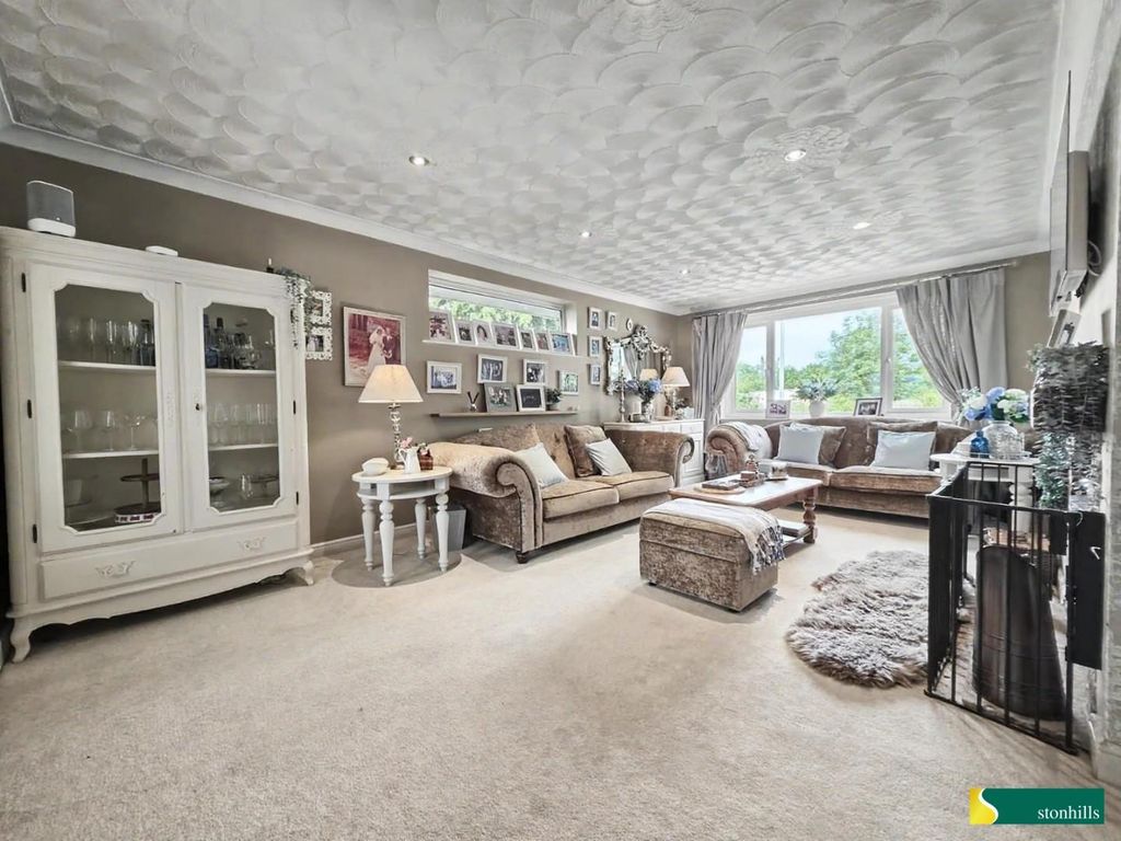 Property photo 2 of 26 8(2).Jpg