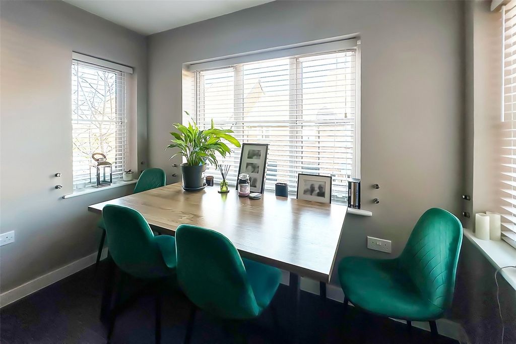 Property photo 3 of 17 Picture No. 11