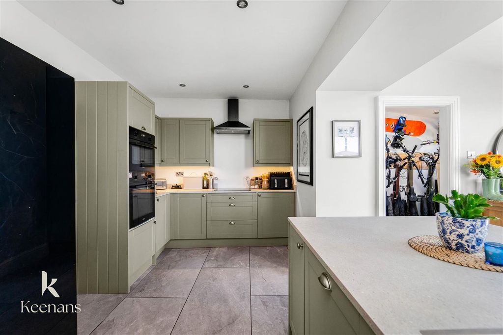 Property photo 2 of 34 4.Jpg