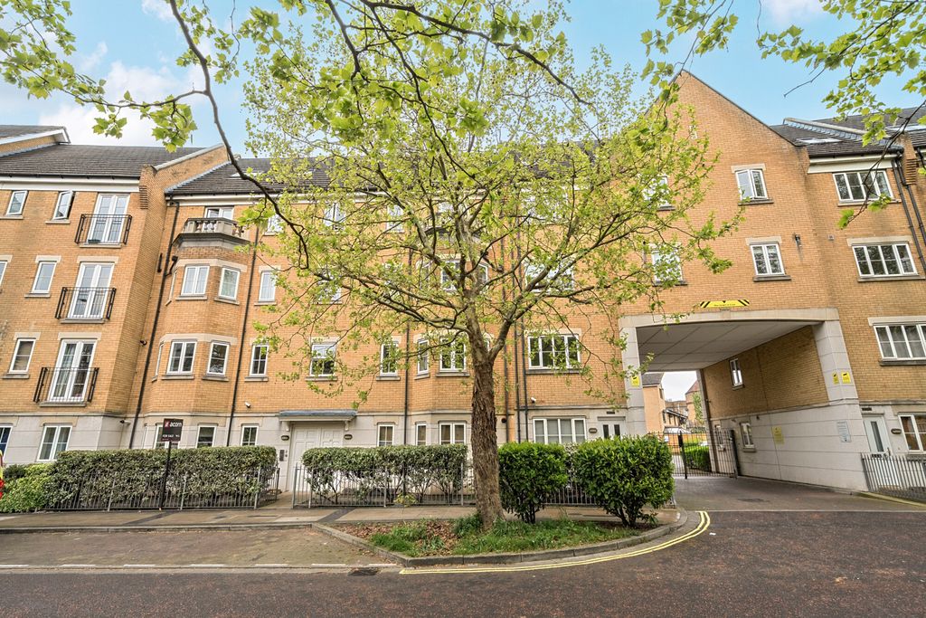 Property photo 3 of 15 1445919-2-69Df779...