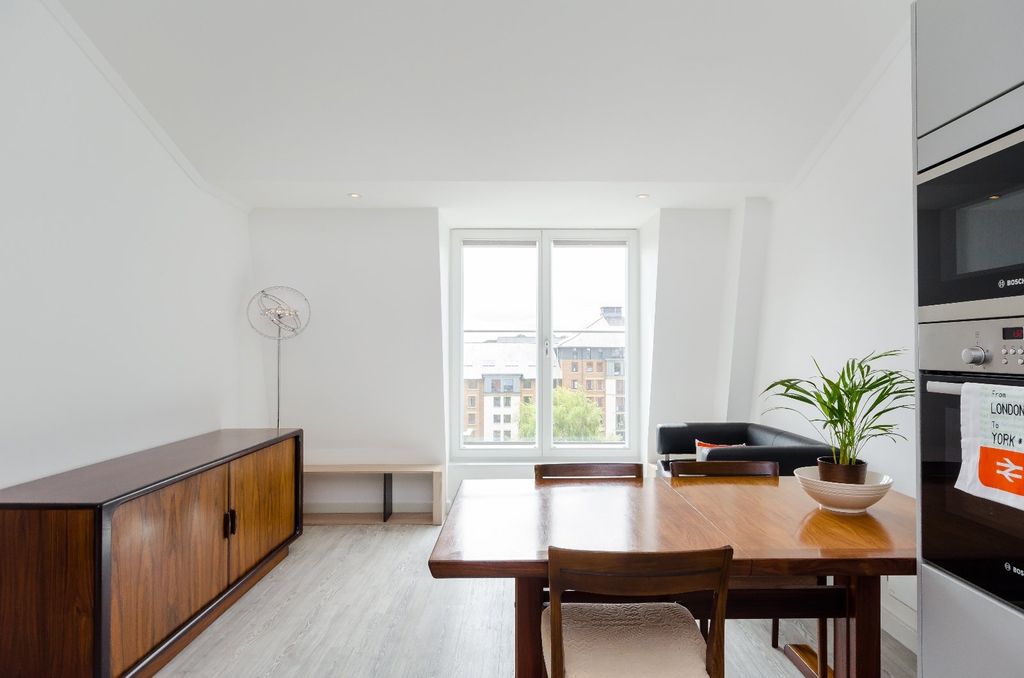 Property photo 3 of 12 Picture 3