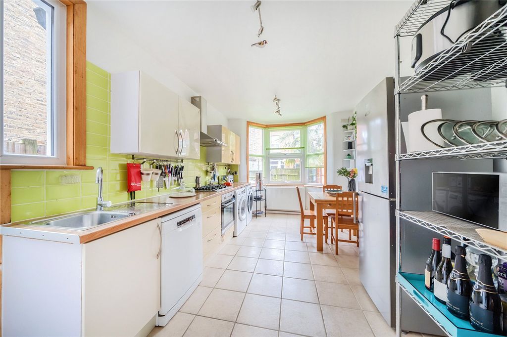 Property photo 3 of 21 Picture No. 12