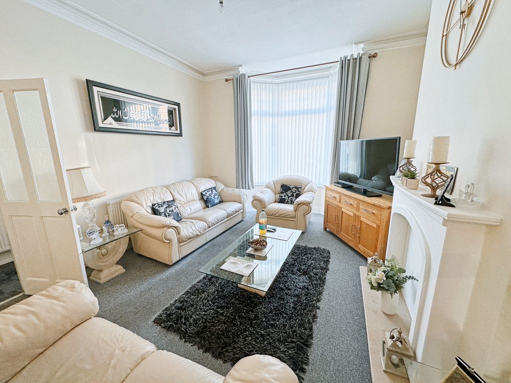 Property photo 2 of 30