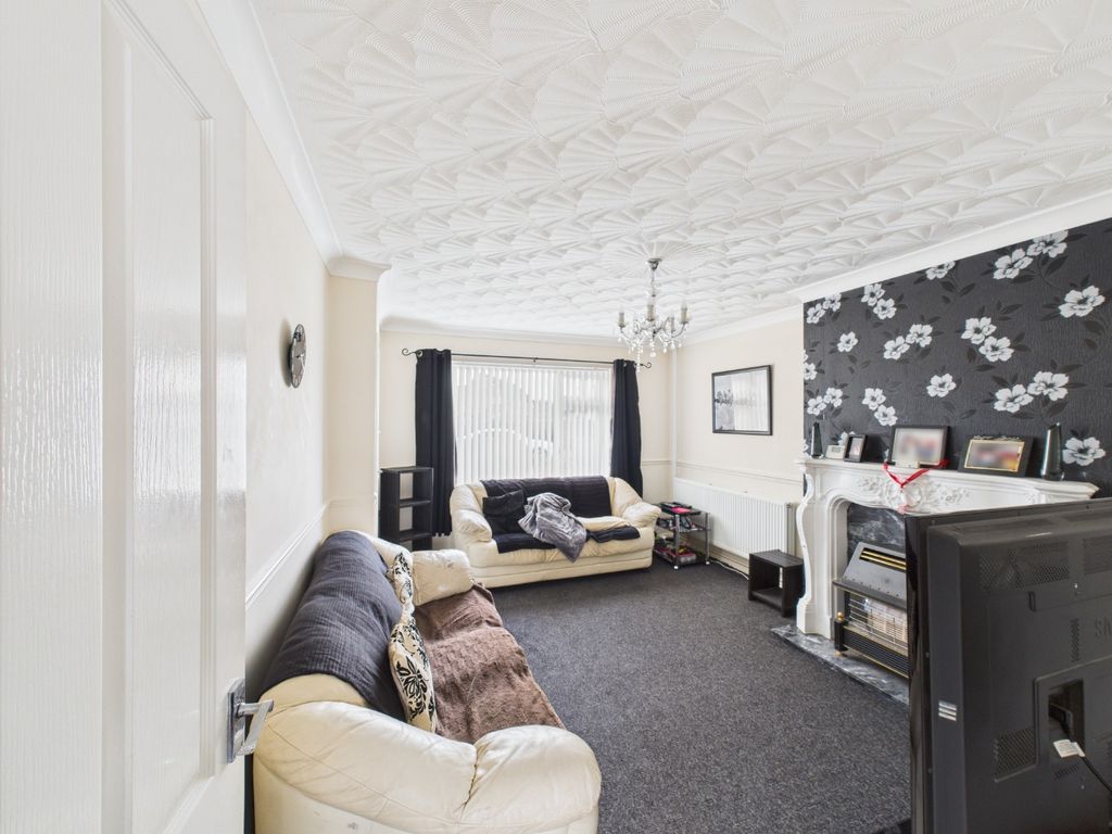 Property photo 3 of 12 4802226