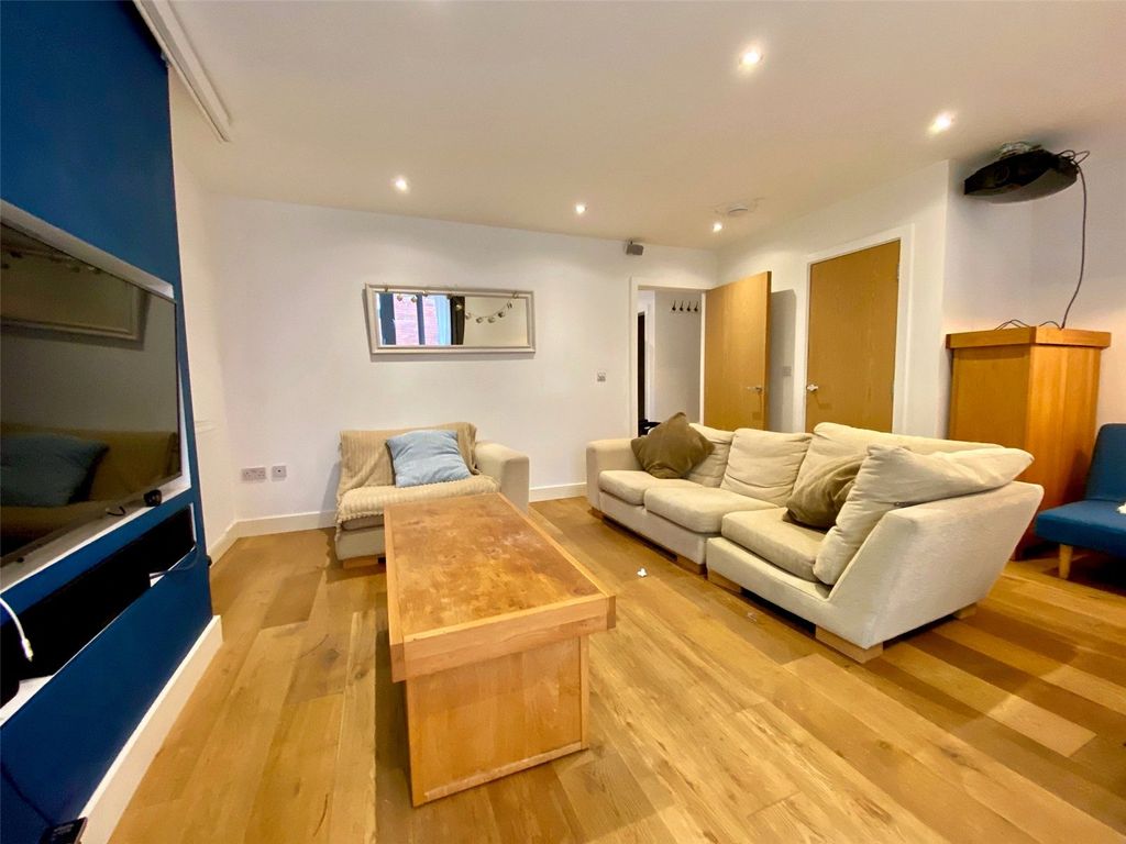 Property photo 2 of 21 Picture No. 56