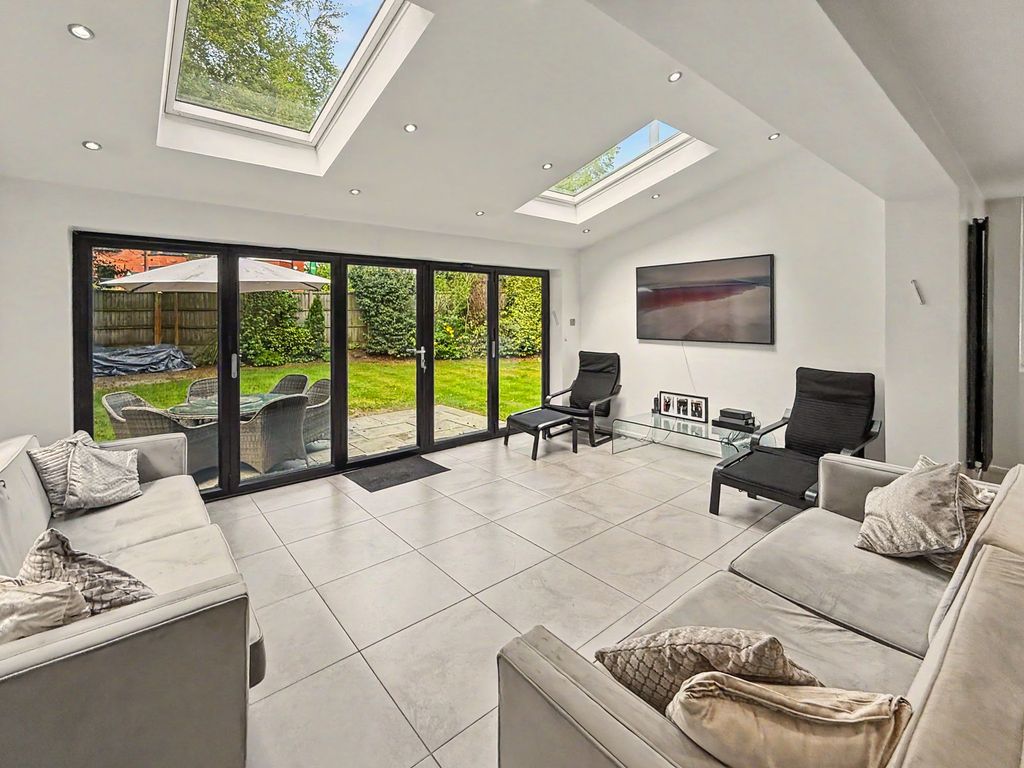 Property photo 2 of 48