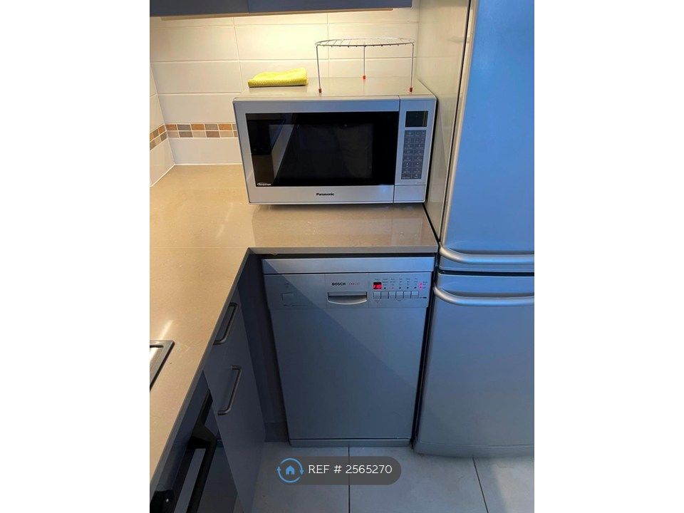 Property photo 3 of 19 Kitchen Microwave Dishwasher &amp; Fridge Freezer