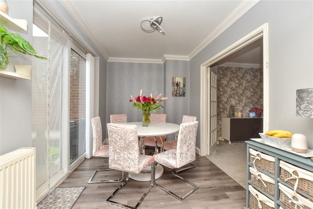 Property photo 3 of 9 Dining Area