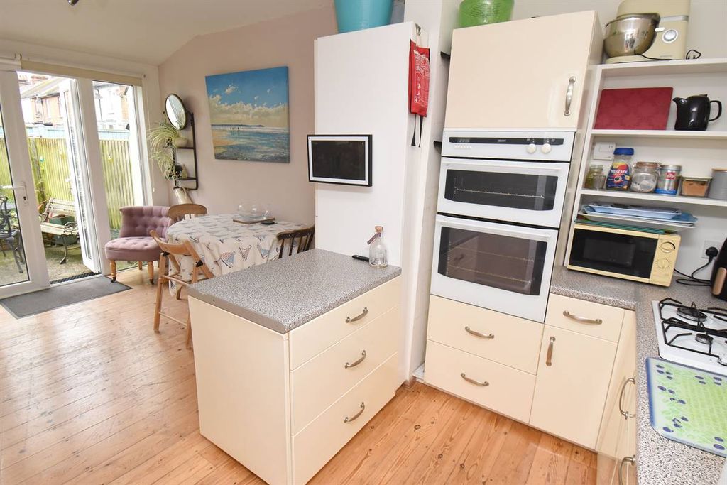 Property photo 2 of 22
