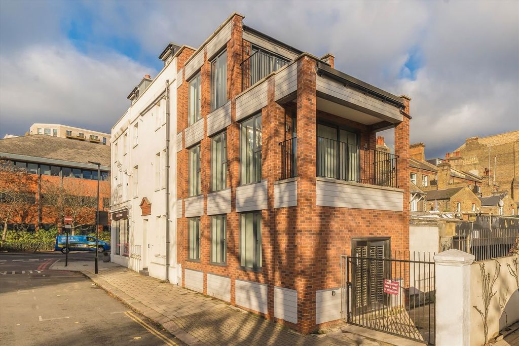 Property photo 1 of 5